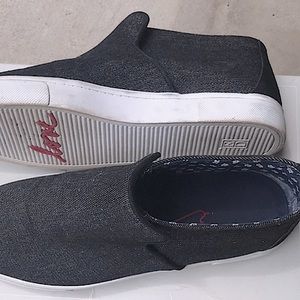 RETIRED: ED Ellen Degeneres Slip on comfort and stylish sneakers